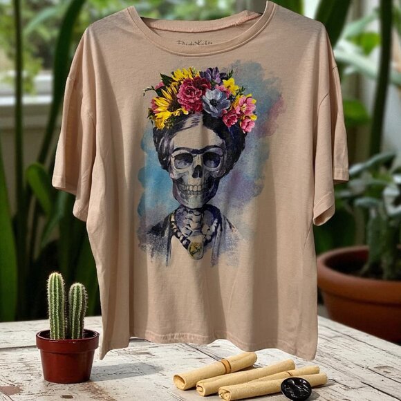 Frida Kahlo Pastel Peach Skull Graphic T Shirt Size Large - Picture 1 of 6